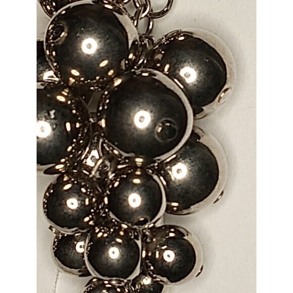 VINTAGE Silver Tone Grape Vine Cluster Dangle Earrings Pierced Ear Post Metallic - Picture 11 of 11